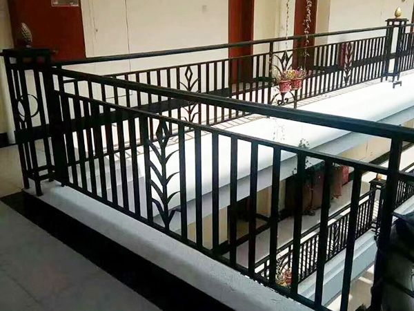 陽(yáng)臺(tái)護(hù)欄